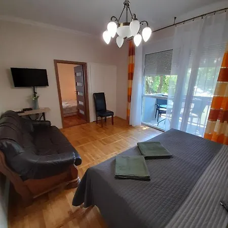 Zoeld Sziget Apartmanlakas * 에게르